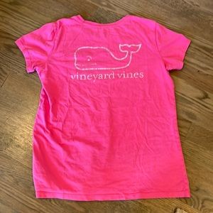 A pink Vineyard Vines cotton T-shirt